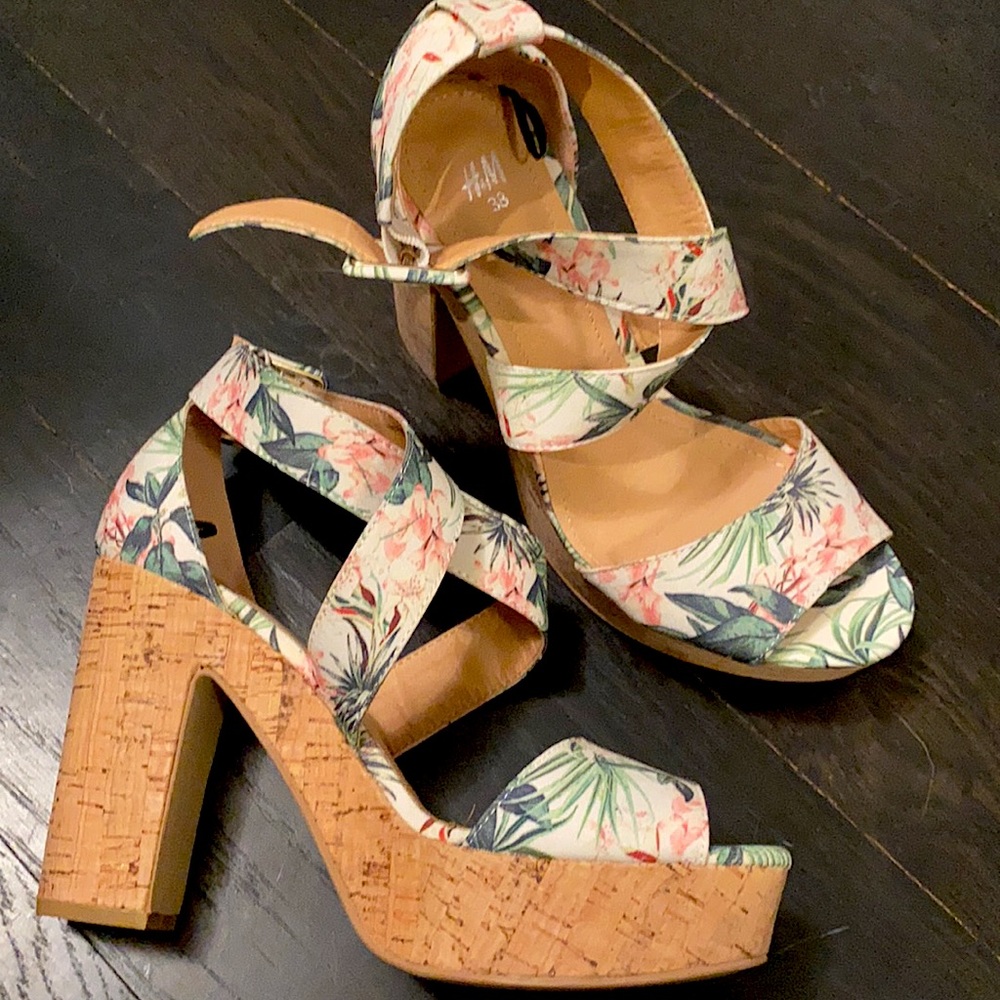 Tropical print cork heel sandals